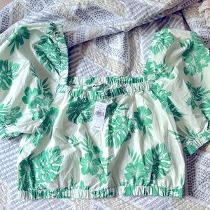 American Eagle size XL palm Crop Top